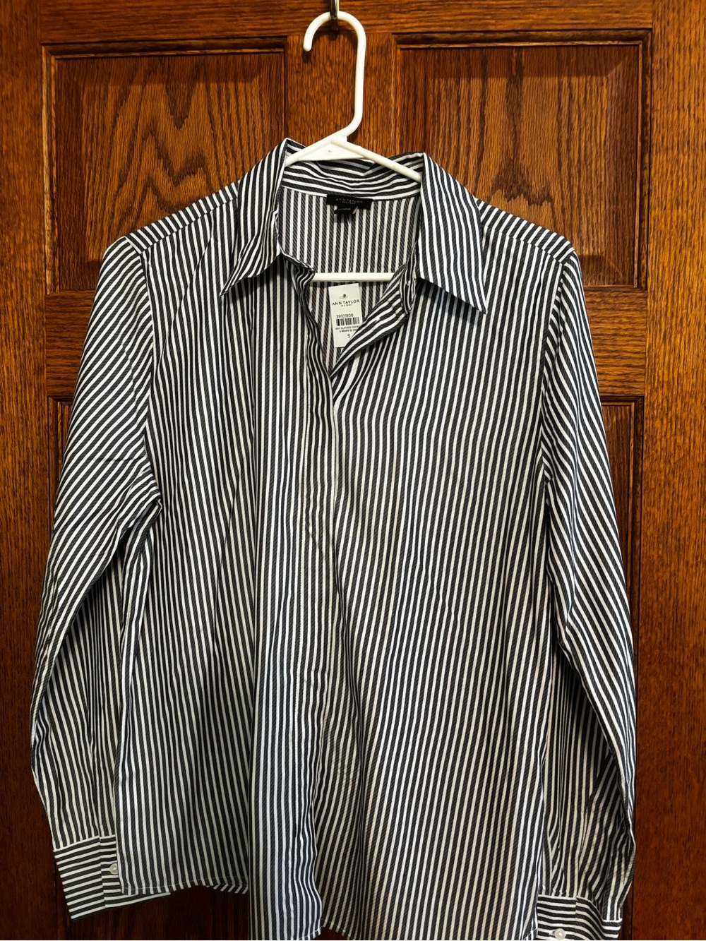 Ann Taylor Men’s Black and White Vertical Stripe Dress Shirt